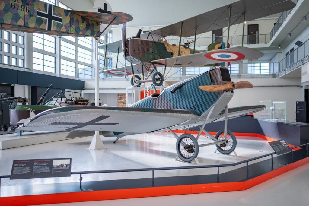 Avion à hélice en métal